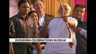 Funny Indian prime minister failed to throw arrow