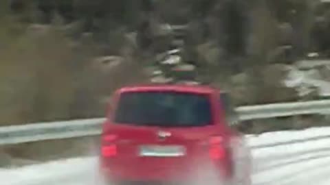 Sneg iznenadio vozače u Bokokotorskom zalivu