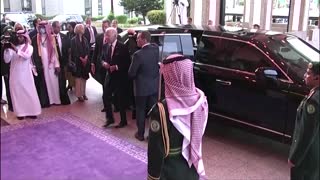 Biden fist bumps Saudi crown prince
