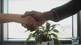 Creative marketing handshake video 7 seconds
