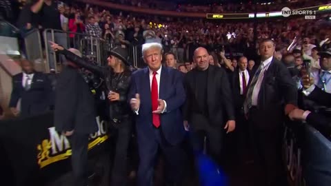 Trump Enters UFC Bout with Tucker Carlson, Kid Rock, Dana White 👀