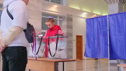 Donetsk: citizens vote in referendum to join Russia