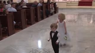 Funny Kids at the wedding! - wedding Fail