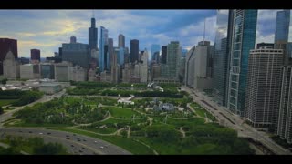 Jaw-dropping drone footage of beautiful Downtown Chicago