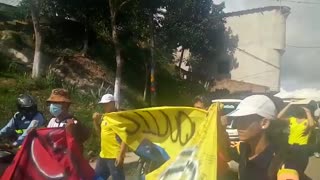 Manifestantes de Lebrija hacia el peaje 5M