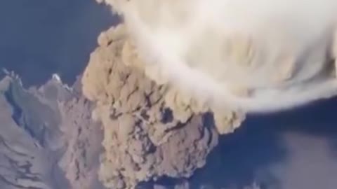The view from the International Space Station When the Sarychev Volcano Erupted