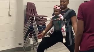 8-month-old baby incredibly helps turn double Dutch