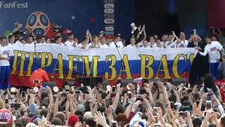 Decenas de miles de personas homenajearon a selección rusa pese a eliminación