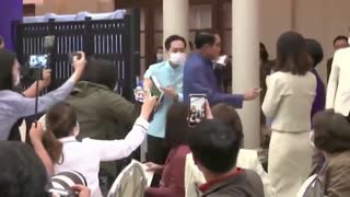 Thailand Prime Minister Sprays Reporters With Disinfectant Before Press Conference
