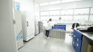 Santander ya tiene primer ultracongelador para almacenamiento de vacunas