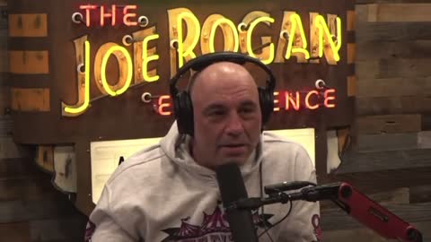 Joe Rogan and Mike Baker discuss the media's coverage of the Hunter Biden laptop story.