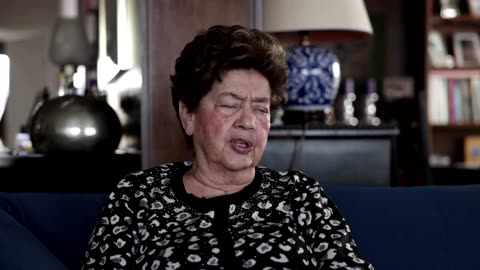 Holocaust survivor recalls cart of bodies 80 years on