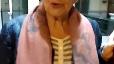 Esta mujer de 92 años no se puso ninguna vacuna y está de maravilla