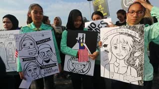 Activistas protestan en contra del matrimonio infantil en Malasia