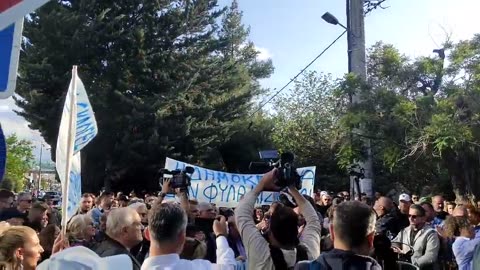 Συγκέντρωση Χειμαρριωτών στην Αλβανική Πρεσβεία στην Αθήνα για τον Μπελέρη
