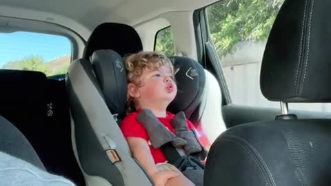 1-year-old in car seat adorably sings Dua Lipa song