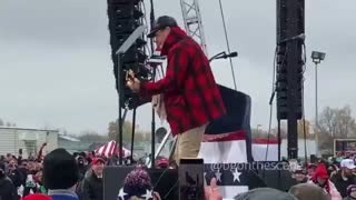 Ted Nugent plays National Anthem to open Trump Rally