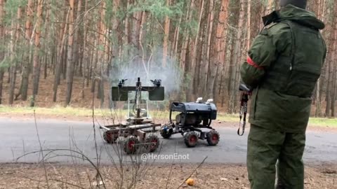 Russian troops make a combat robot