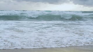 The beach atmosphere with strong waves in Thailand 🌊🏄🌧️💧