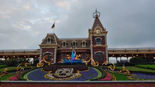 Hong Kong Disneyland celebrates 15th anniversary 香港迪士尼樂園15週年