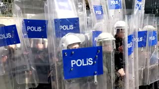 Turkish police clash with May Day demonstrators