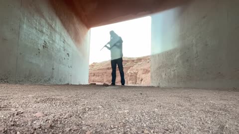 Mateo Monk - Bansuri Improvisation In A Tunnel
