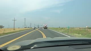 Mysterious helicopter being transported through Colorado
