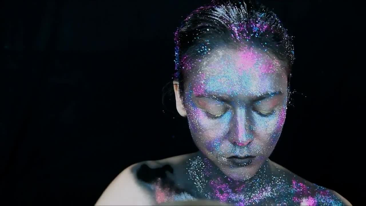 Emotion matchmaker Bliv ophidset Incredible Makeup Tutorial Transforms Artist Into A Sci-Fi Heroine