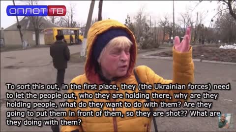 Witnesses: Ukraine Forces Preventing Civilians Leaving Mariupol Through Humanitarian Corridors