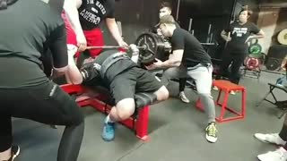 635 lb bench press off chest