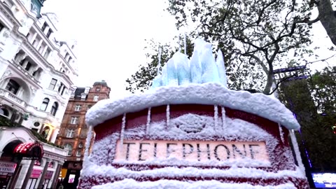 London gets the icy treatment as 'Frozen' turns 10