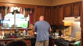 FUNNY - Brother cooks his first turkey -Thanksgiving 2020