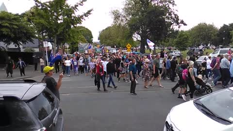 NEW ZEALAND: Christchurch. Huge resistance crowds