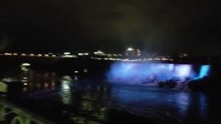 Views of Niagara falls at night
